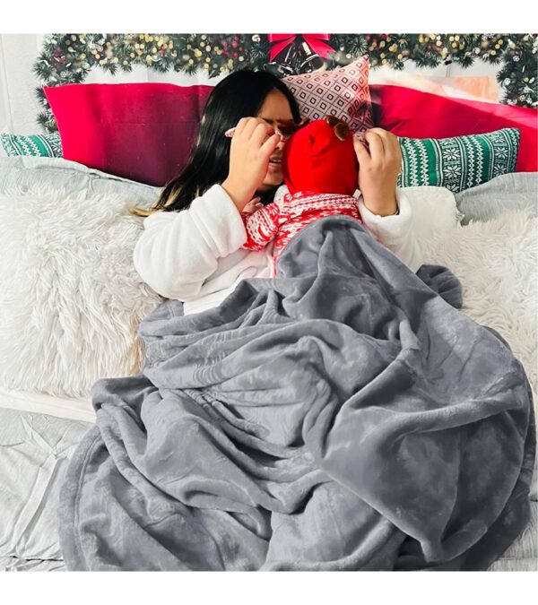 img-1ef13eecb565a4d6e5bb19d172b3c44a Bedsure Fleece Bed Blankets Queen Size Grey – Soft Lightweight Plush Fuzzy Cozy Luxury Blanket Microfiber, 90×90 inches