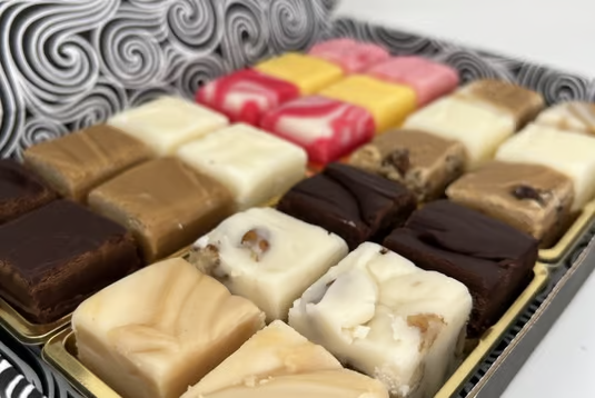 Unbelievable Deal! Fudge Hamper with 12 Flavours – Only £1.99 + FREE Shipping!